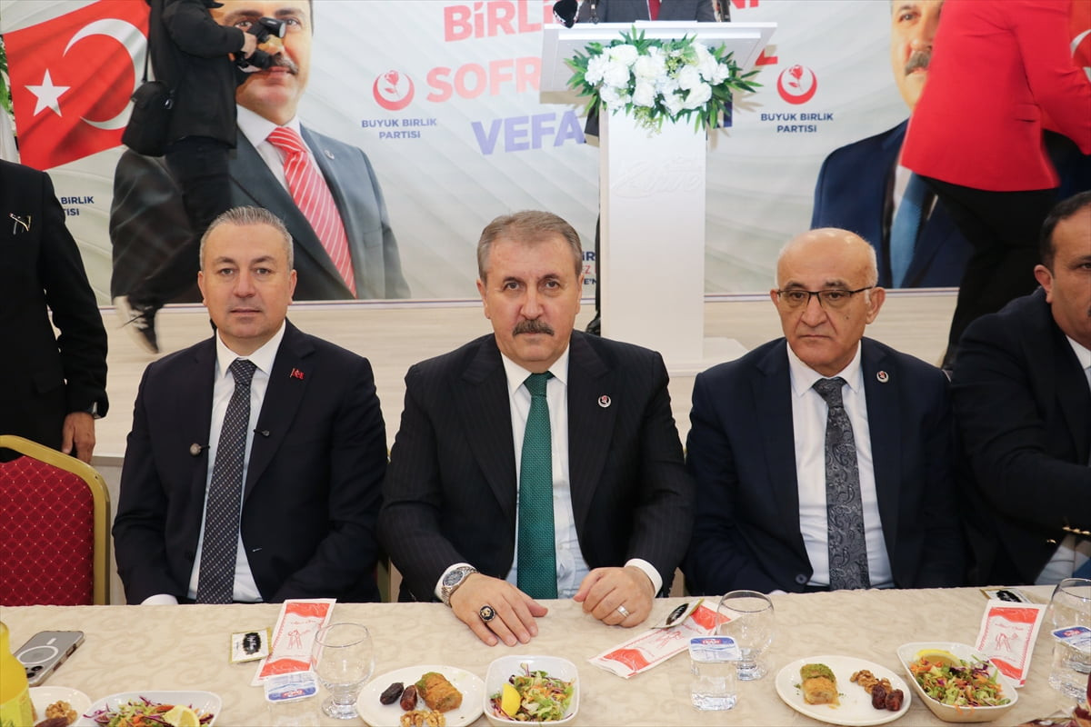 Büyük Birlik Partisi (BBP) Genel Başkanı Mustafa Destici (ortada), partisinin Sivas Merkez İlçe...