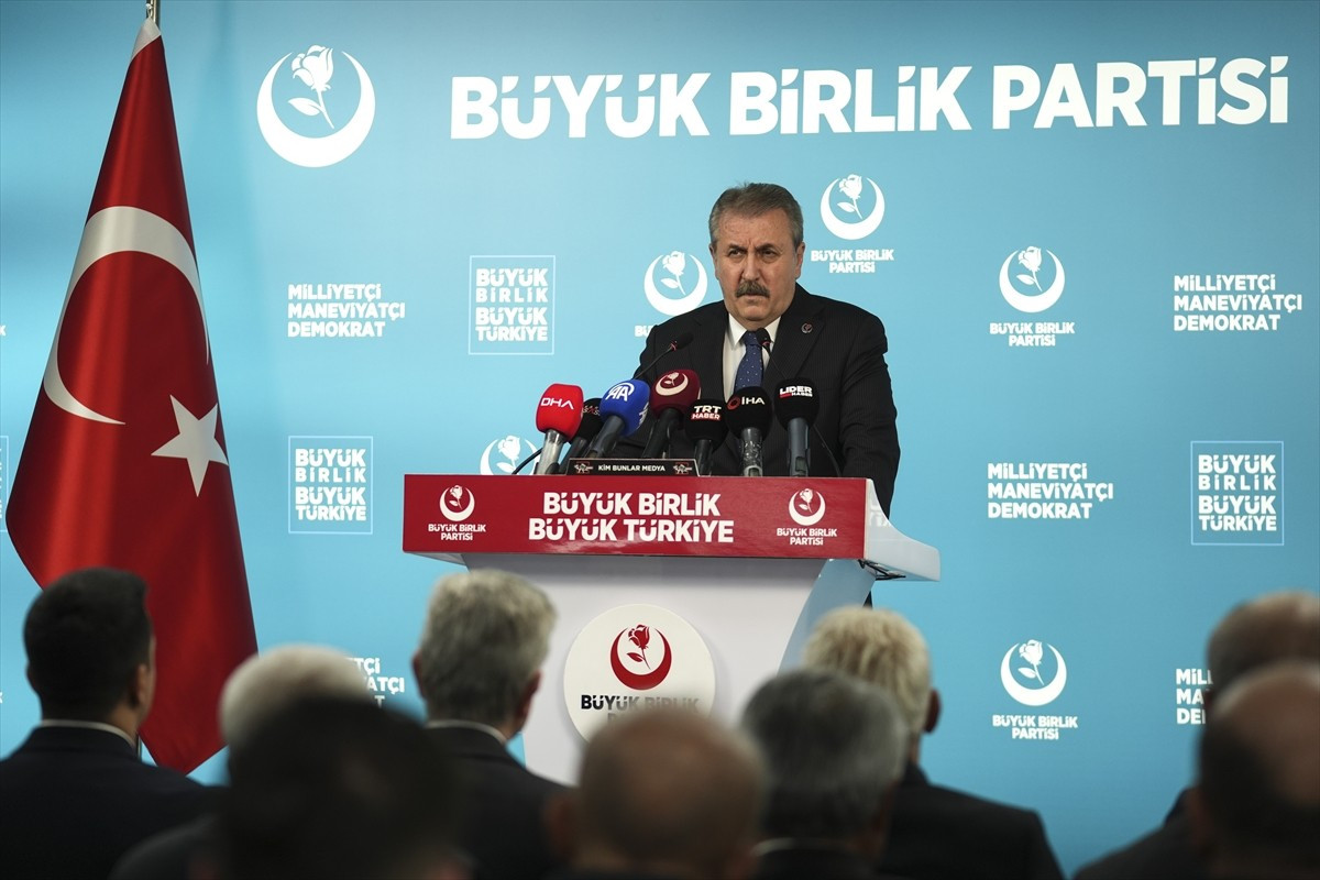 Büyük Birlik Partisi (BBP) Genel Başkanı Mustafa Destici, partisinin genel merkezinde basın...