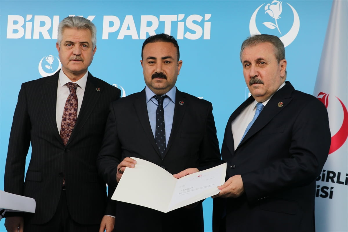 Büyük Birlik Partisi (BBP) Genel Başkanı Mustafa Destici, partisinin genel merkezinde basın...