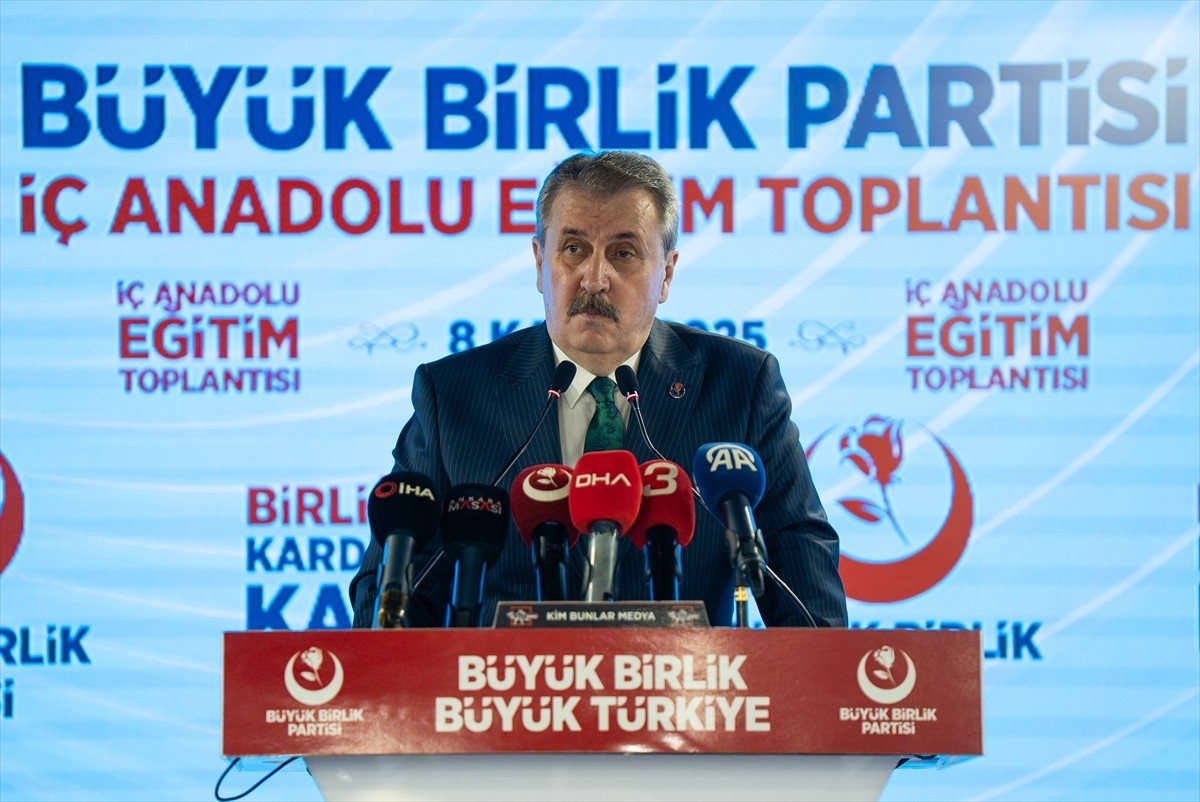 Büyük Birlik Partisi (BBP) Genel Başkanı Mustafa Destici, partisinin genel merkezinde düzenlenen...