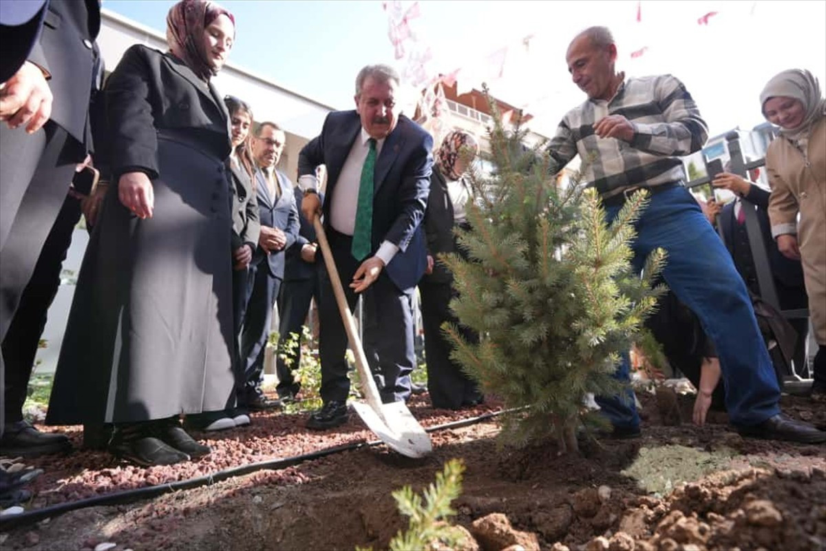 Büyük Birlik Partisi (BBP) Genel Başkanı Mustafa Destici, "11 Kasım Milli Ağaçlandırma Günü"...