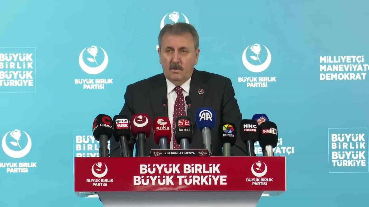 BÜYÜK BİRLİK PARTİSİ (BBP) GENEL BAŞKANI MUSTAFA DESTİCİ, "ŞU ANDA DEVLETİMİZ, HÜKÜMET YERLİ İLAÇ...