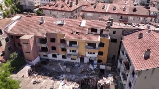 Büyükçekmece’de depremde yıkılma riski bulunan 36 yıllık sitede kentsel dönüşüm