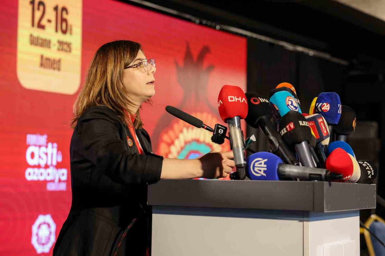 BÜYÜKŞEHİR BELEDİYESİ BAŞKANI SERRA BUCAK