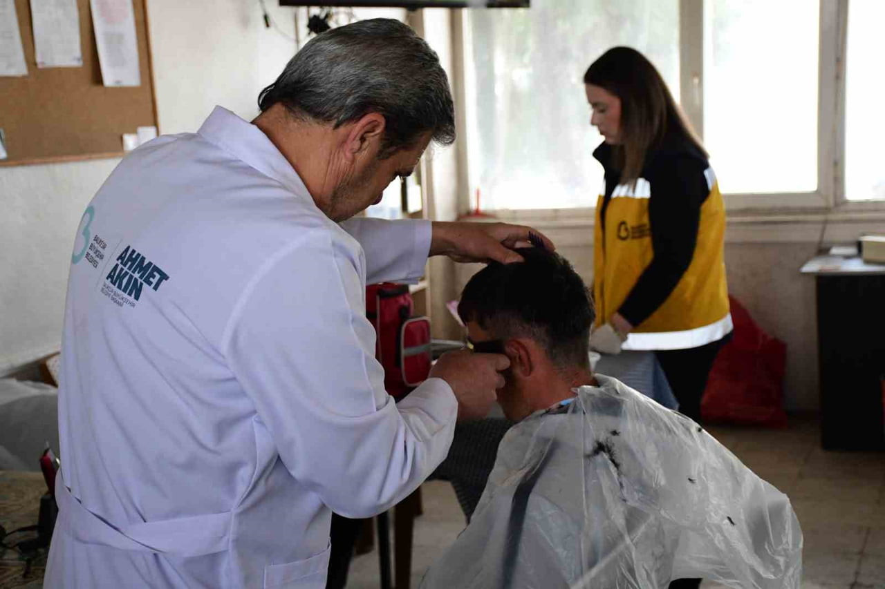 BÜYÜKŞEHİR BELEDİYESİ, YAKIN BERBER VE EVDE BAKIM HİZMETLERİ  VATANDAŞIN YANINDA