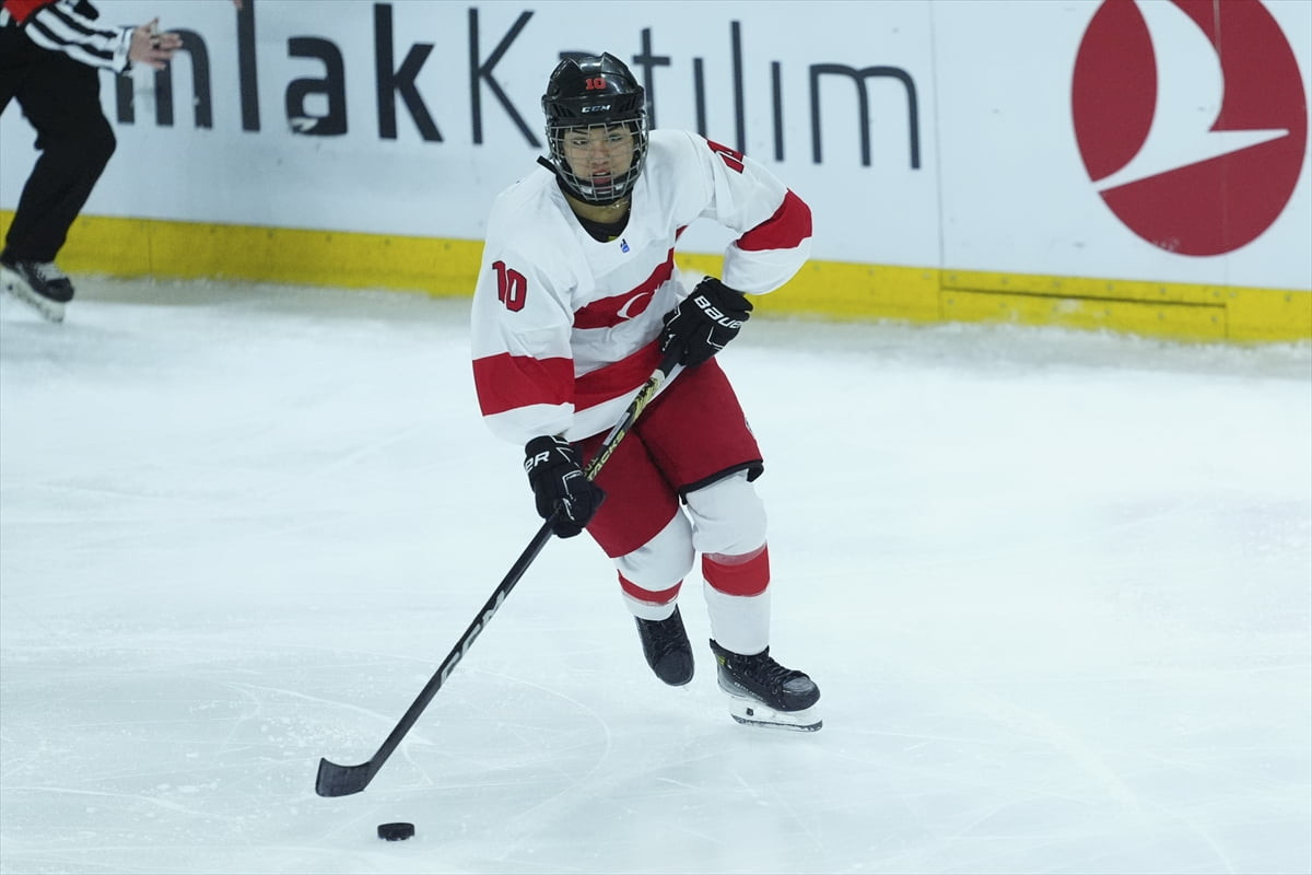Buz Hokeyi 18 Yaş Altı Kadınlar Dünya Şampiyonası 2. Klasman A Grubu ikinci maçında Türkiye ile...