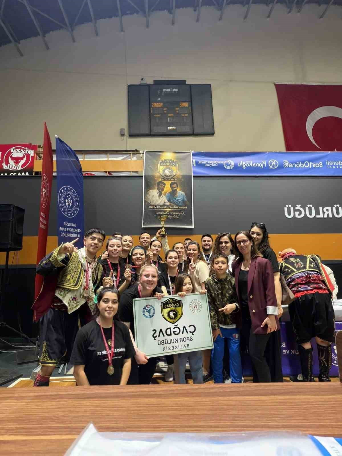 ÇAĞDAŞ BALIKESİR SPOR KULÜBÜ BAŞARILARI İLE GÖZ DOLDURUYOR