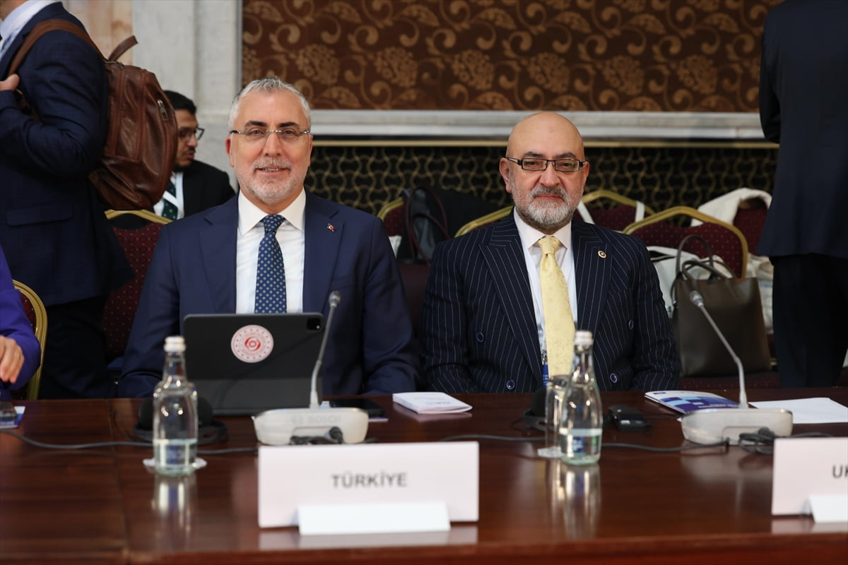 Çalışma ve Sosyal Güvenlik Bakanı Vedat Işıkhan, Moldova'da düzenlenen "Avrupa Konseyi Sosyal...