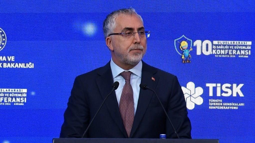 ÇALIŞMA VE SOSYAL GÜVENLİK BAKANI VEDAT IŞIKHAN, "EMEKLİLERİMİZİN KURBAN BAYRAMI İKRAMİYELERİNİ...