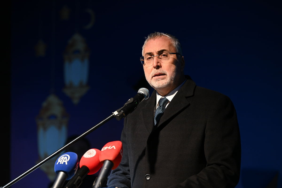 Çalışma ve Sosyal Güvenlik Bakanı Vedat Işıkhan, Sağlık Bilimleri Üniversitesince Selimiye...