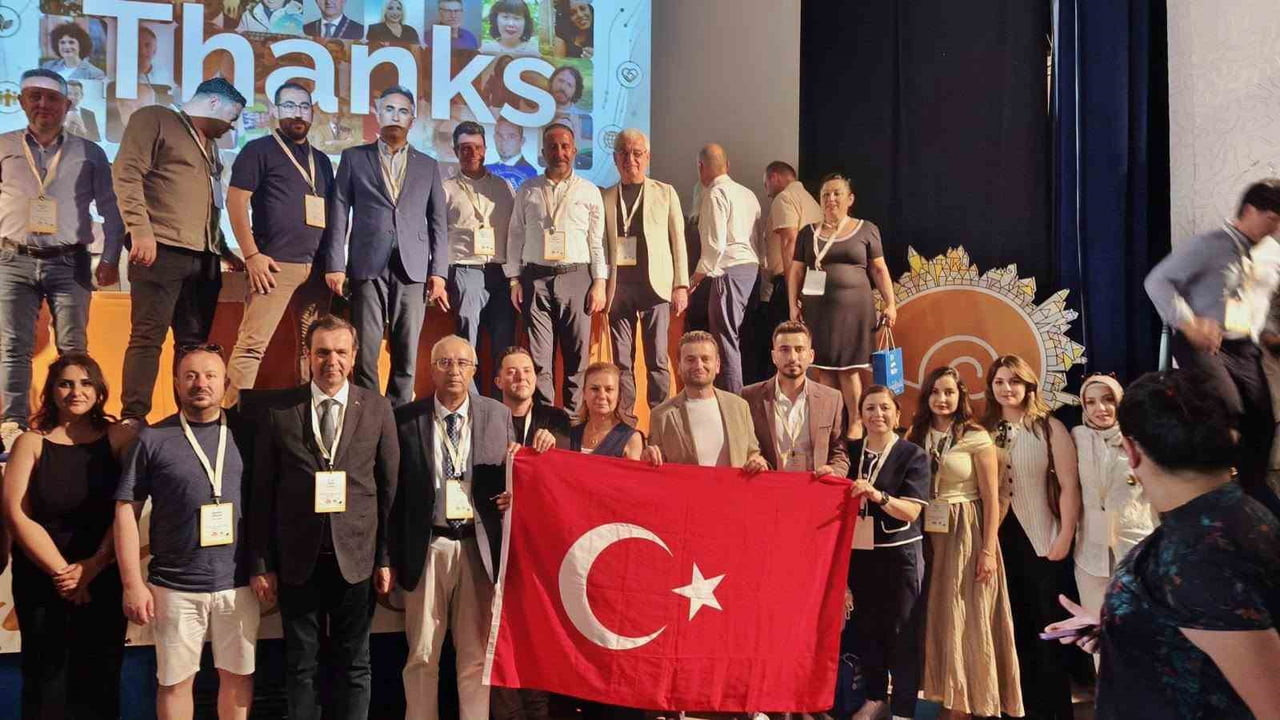 ÇAMELİ BELEDİYE BAŞKANI CENGİZ ARSLAN VE PROJE KOORDİNATÖRÜ EMİRHAN AKŞİT, İTALYA’NIN FLORANSA...