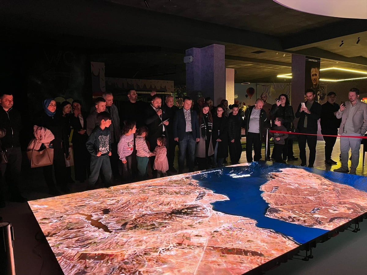 Çanakkale Zaferi'ni konu alan "İnteraktif Yapay Zeka Destekli Çanakkale Sergisi"nin galası...