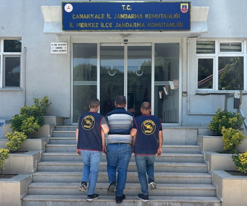ÇANAKKALE'DE JANDARMA EKİPLERİNCE YAPILAN UYGULAMALARDA FARKLI SUÇLARDAN ARANAN 63 ŞÜPHELİ...