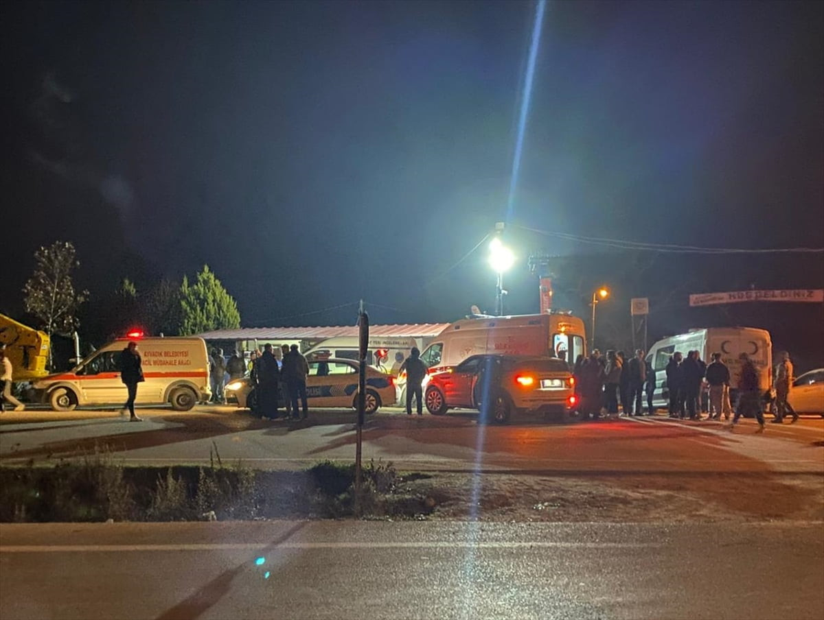 Çanakkale'nin Ayvacık ilçesinde silahla vurulan eski karı koca hayatını kaybetti.