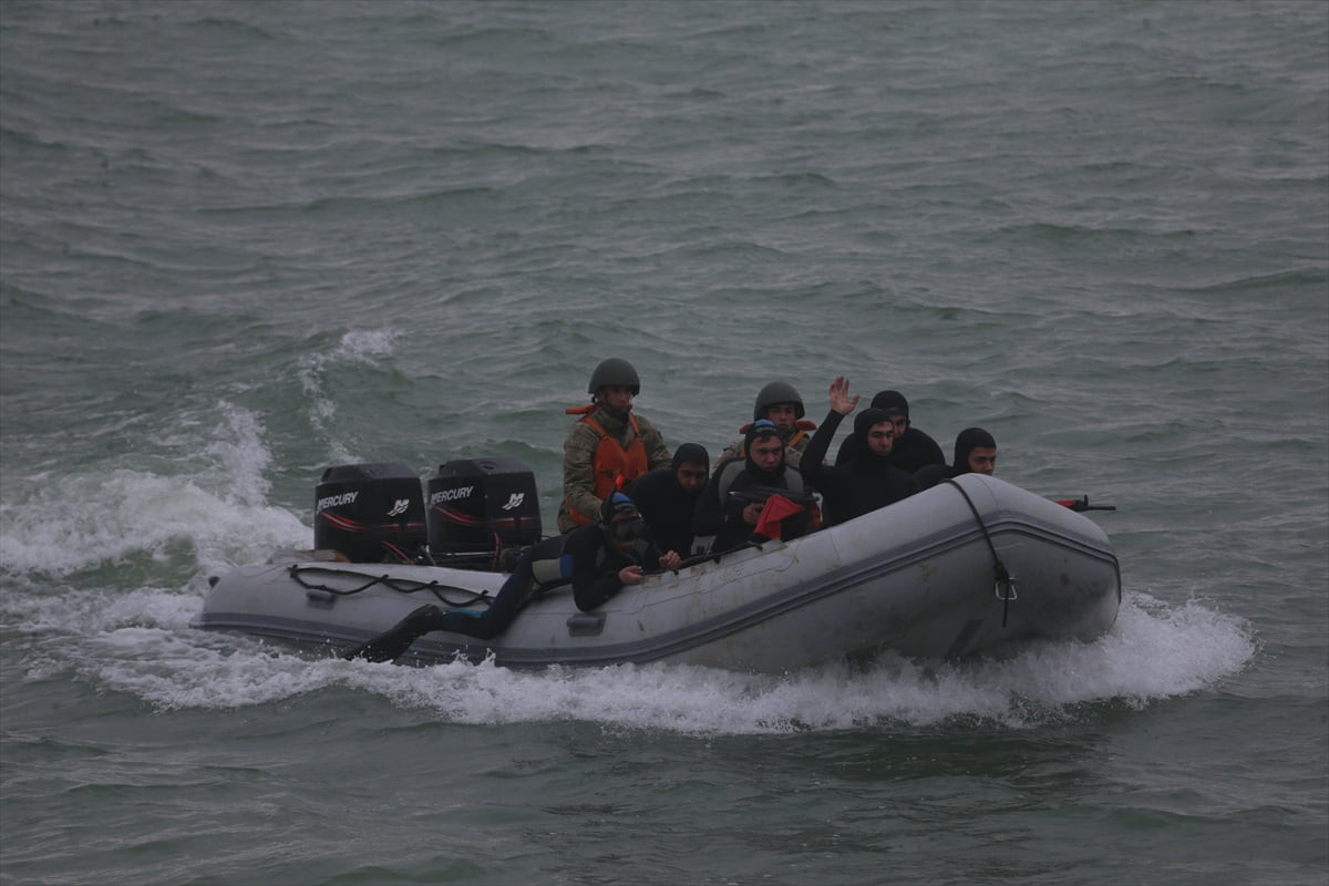 Çanakkale'nin Gelibolu ilçesine bağlı Kavakköy köyü yakınlarındaki Demirci Göleti'ndeki eğitim...