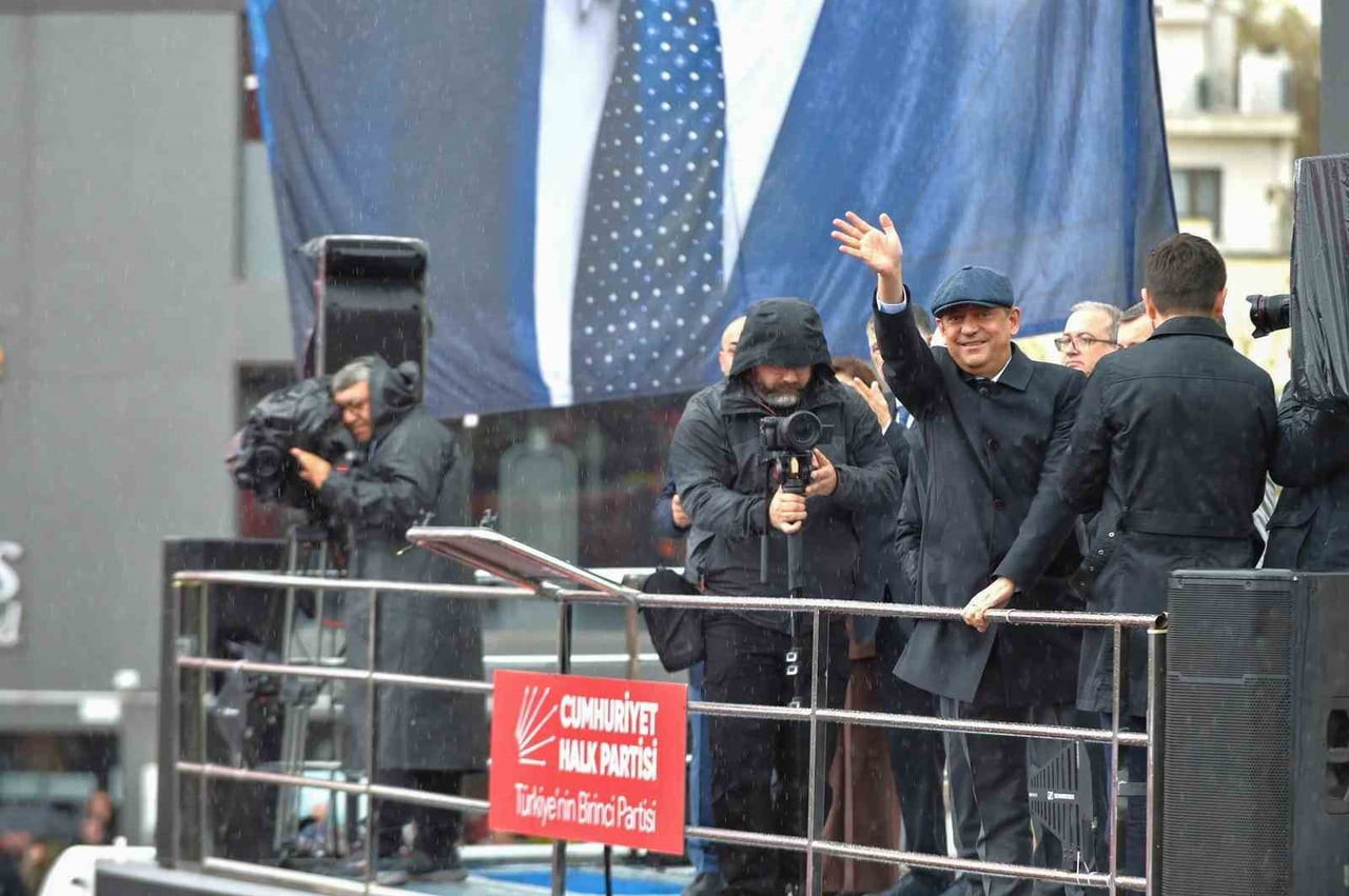 ÇANAKKALE’DE 100’ÜNCÜSÜ DÜZENLENEN ‘MİLLET İRADESİNE SAHİP ÇIKIYOR’ MİTİNGİNDE KONUŞAN CHP GENEL...