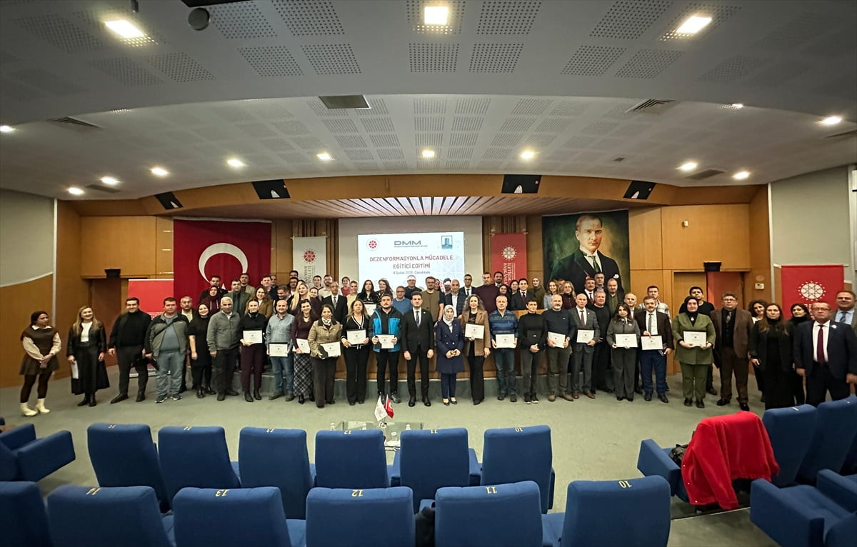 Çanakkale’de gerçekleştirilen “Dezenformasyonla Mücadele: Eğiticinin Eğitimi Programı”nda, dijital...