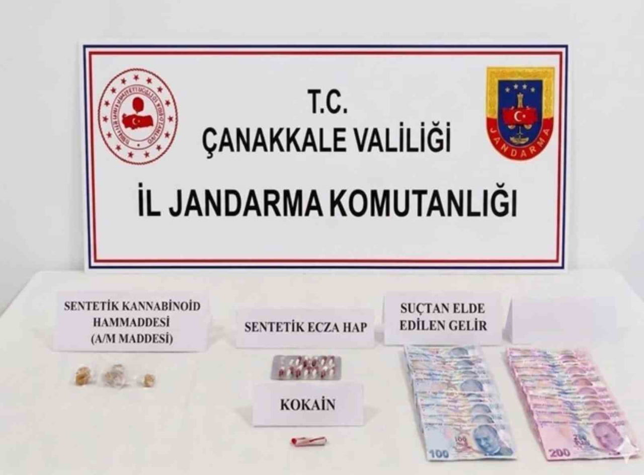 ÇANAKKALE’DE GERÇEKLEŞTİRİLEN KAPSAMLI UYUŞTURUCU OPERASYONUNDA 3 ŞÜPHELİ TUTUKLANDI.