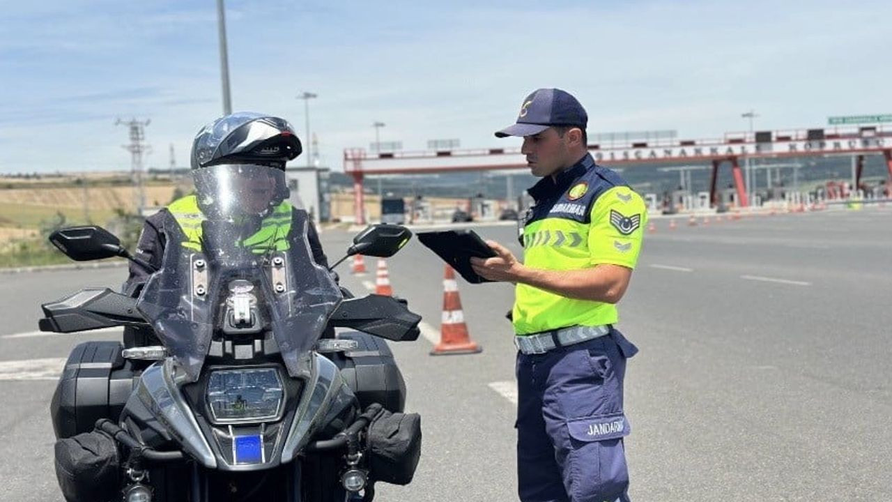 Çanakkale'de jandarma tarafından 4 bin 576 araç denetlendi