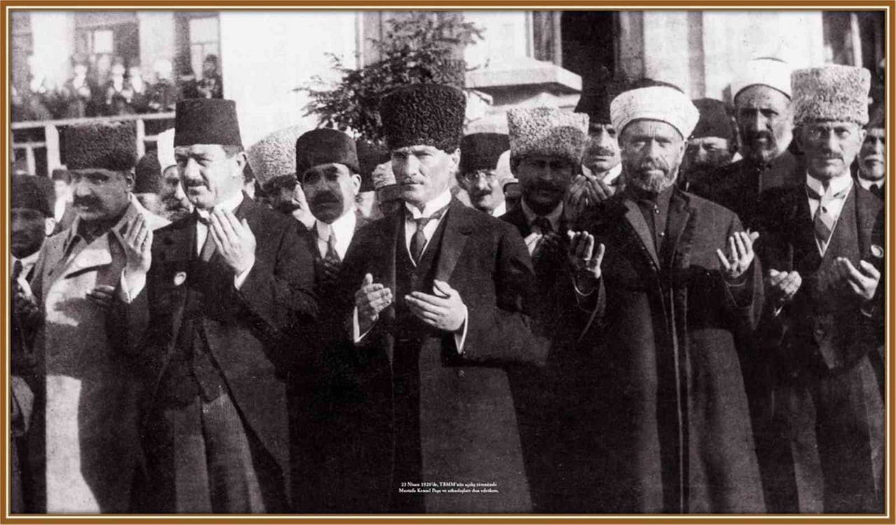 ÇANAKKALE’DE TARİHÇİ DR. ÖĞRETİM ÜYESİ MİTHAT ATABAY TARAFINDAN TÜRKİYE BÜYÜK MİLLET MECLİSİ'NİN...