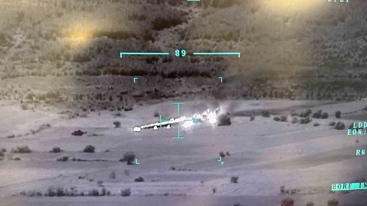 ÇANAKKALE’DE TARIM ARAZİSİNDE ÇIKAN YANGIN HAVADAN VE KARADAN MÜDAHALESİYLE KONTROL ALTINA ALINDI....