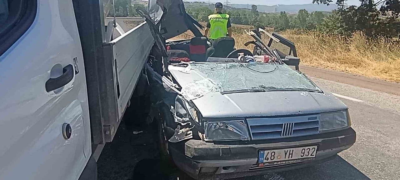 ÇANAKKALE’NİN ÇAN İLÇESİNDE DÜN KAMYONETE ARKADAN ÇARPAN OTOMOBİLDE AĞIR YARALANAN 6 YAŞINDAKİ...