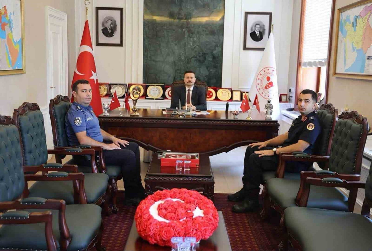 ÇANAKKALE’NİN GÖKÇEADA İLÇESİNDE İLÇE GÜVENLİK VE ASAYİŞ TOPLANTISI...