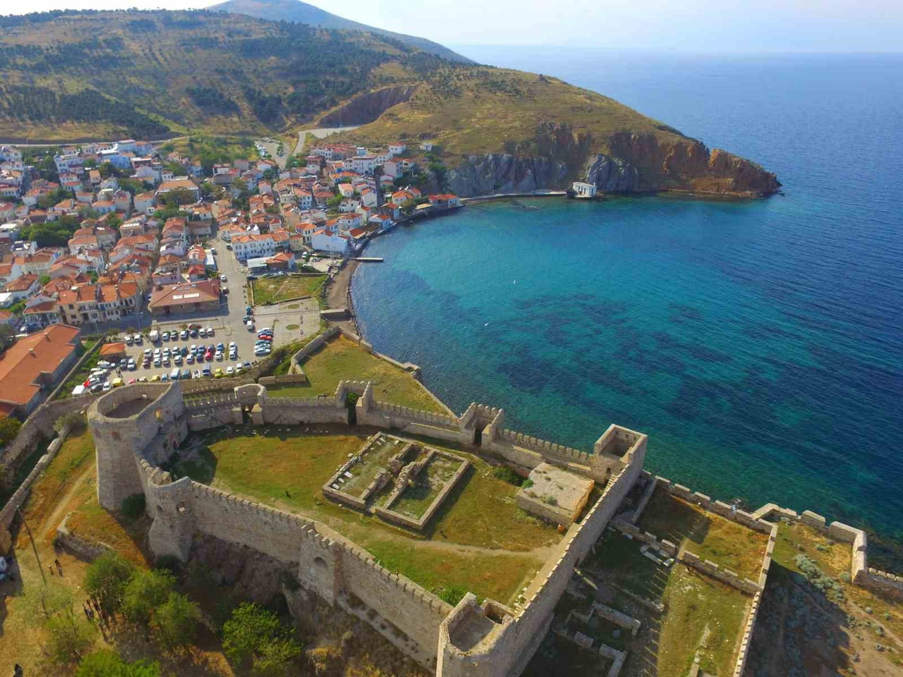 ÇANAKKALE’NİN KUZEY EGE DENİZİ’NDEKİ TURİZM MERKEZİ BOZCAADA İLÇESİ, ULUSLARARASI YAYINLARDA...