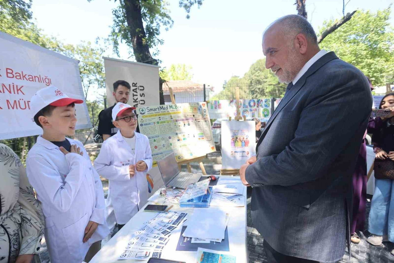 CANİK BELEDİYESİ'NİN İLÇEDE GERÇEKLEŞTİRDİĞİ "GENÇLERİN FİKİRLERİYLE SAĞLIKTA YENİ UFUKLAR" PROJE...