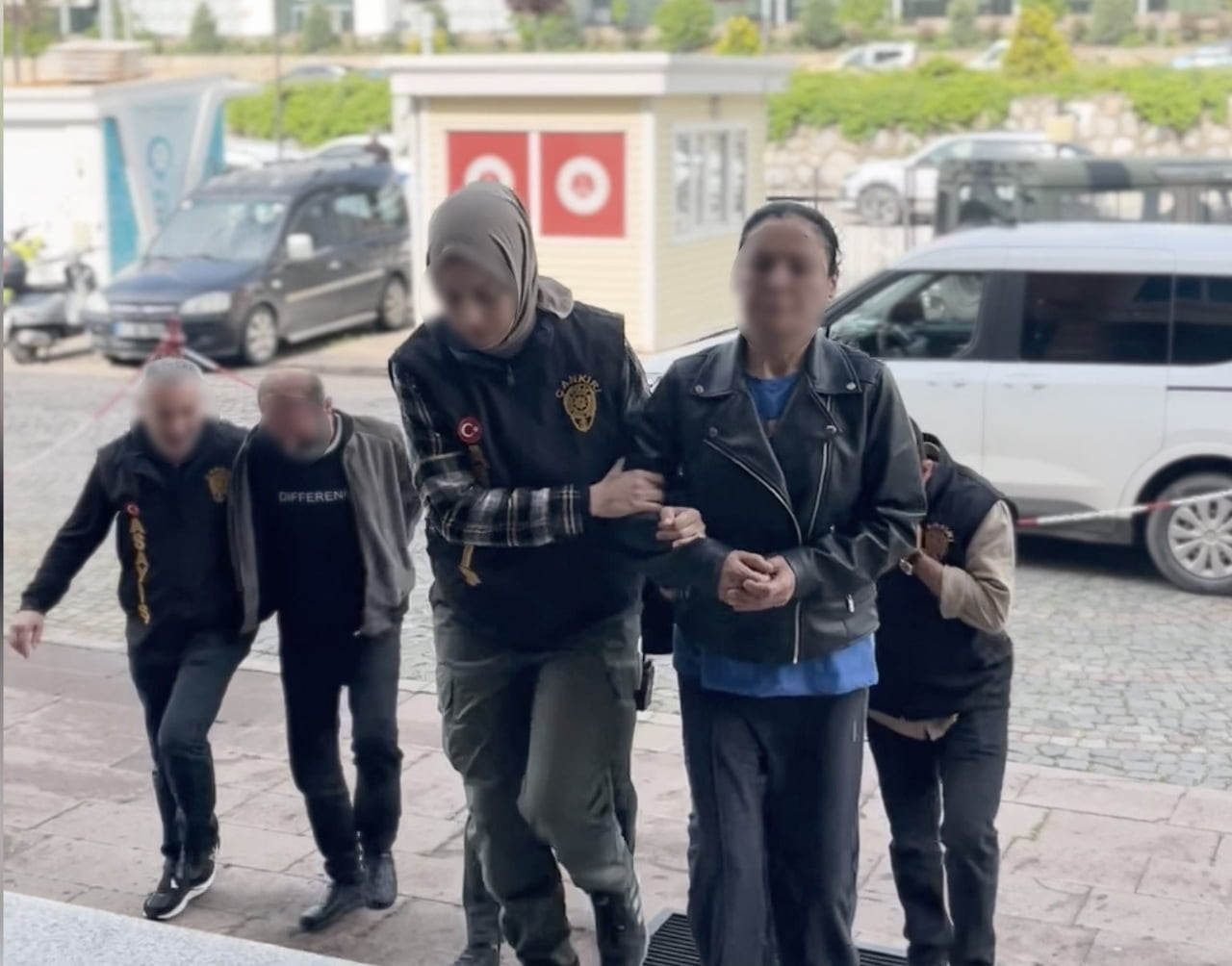 ÇANKIRI'DA "MASAJ SALONU" ADI ALTINDAKİ İKAMETLERDE FUHUŞ YAPTIRDIKLARI TESPİT EDİLEN 4 ŞÜPHELİ...