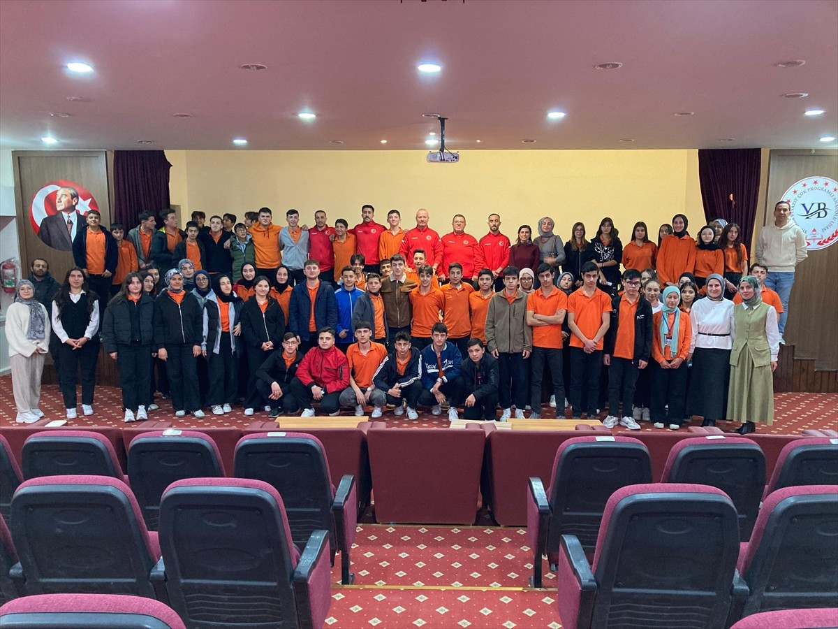 Çankırı'nın Orta ilçesinde Savate Combat Dünya Şampiyonası Finalleri'ne hazırlanan milli...