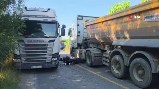 Çatalca'da kamyonların arasında kalan motosiklet sürücüsü ağır yaralandı