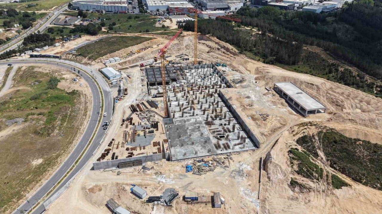 ÇAYIROVA'DA YAPIMI SÜREN 200 YATAKLI DEVLET HASTANESİNİN İNŞAAT ÇALIŞMALARI ARALIKSIZ DEVAM...
