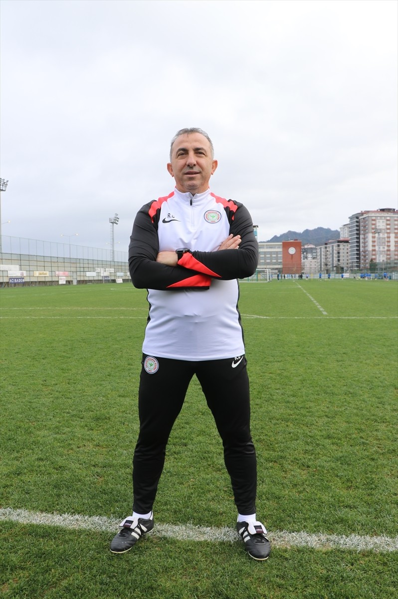 Çaykur Rizespor Teknik Direktörü Recep Uçar, Trendyol Süper Lig'in 16. haftasında ikas Eyüpspor...
