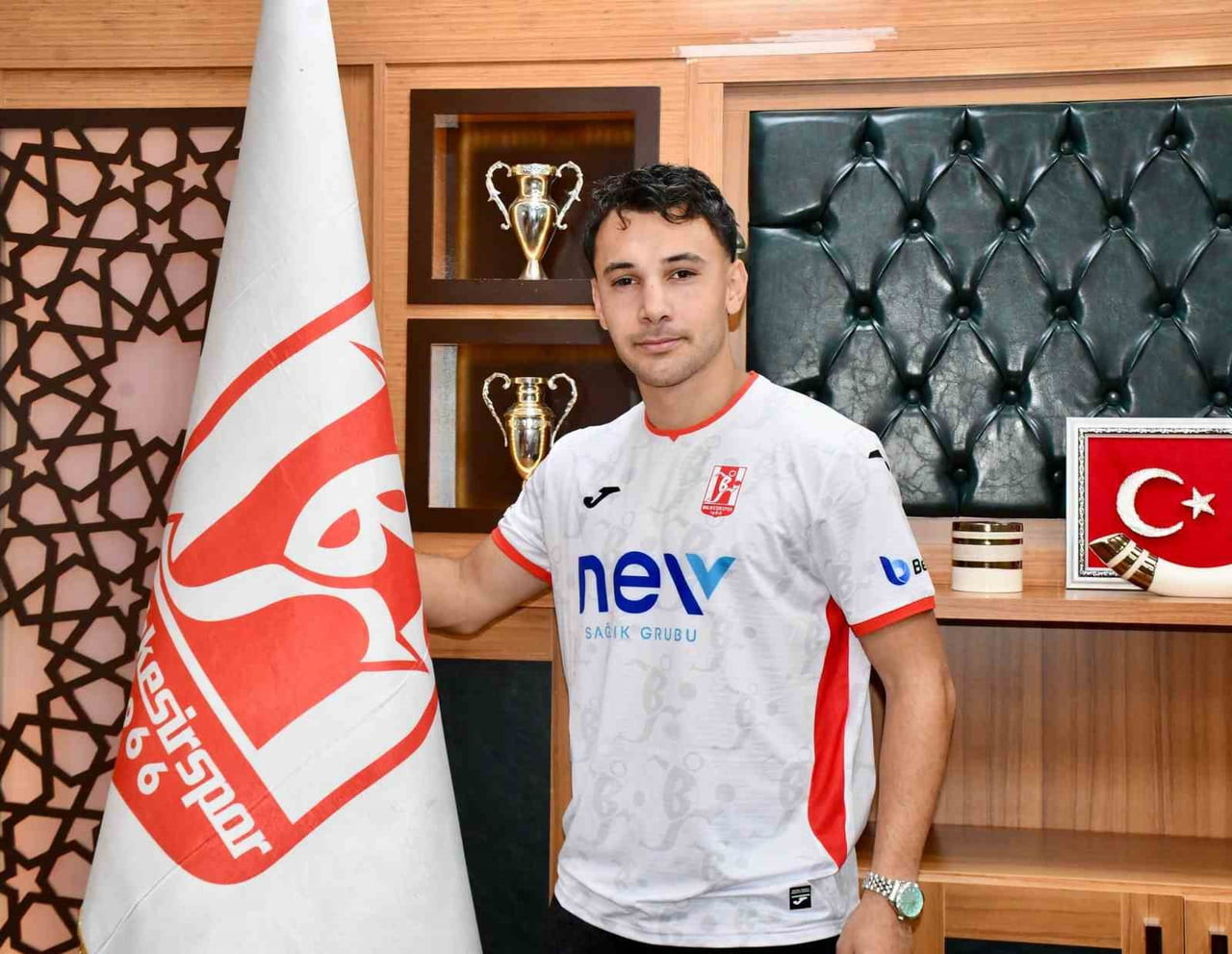 CELAL EMİR DEDE İLE YENİDEN SÖZLEŞME İMZALADI
