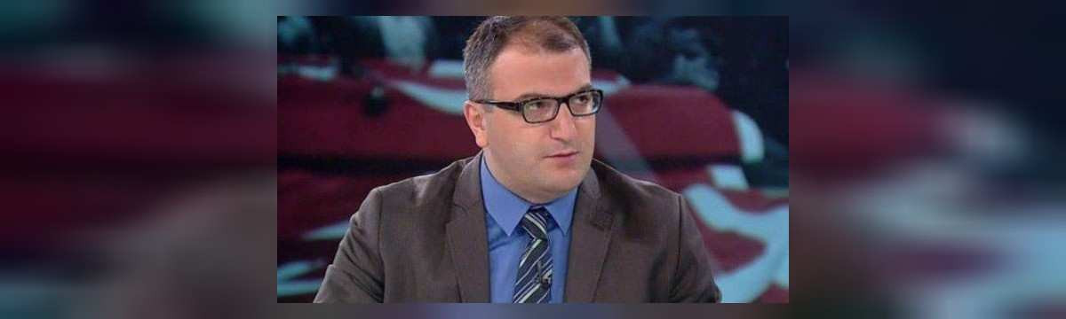 cem küçük kovuldu mu