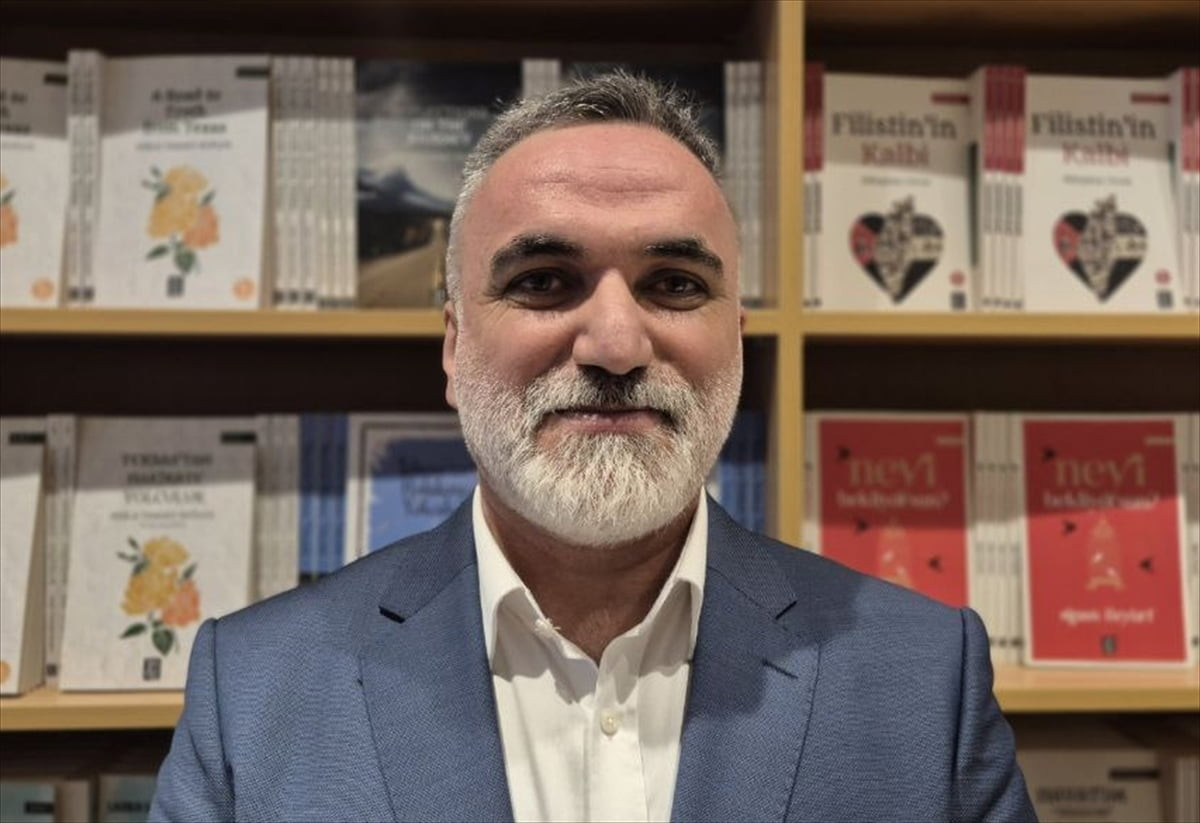 Çeşitli akademik, kültür ve farklı türlerde kitaplara imza atan Ekin Yayın Grubu, Fatih'teki yeni...