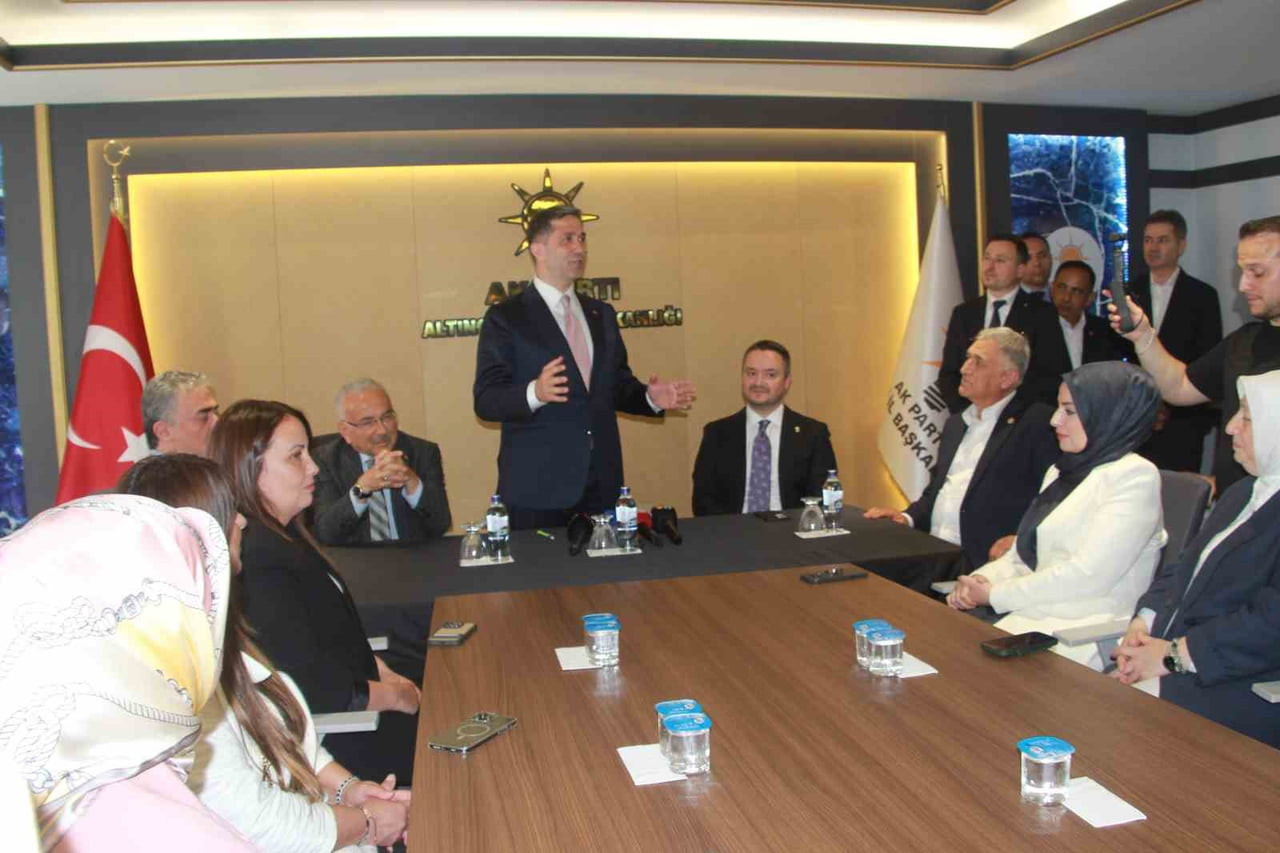 ÇEŞİTLİ PROGRAMLARA KATILMAK ÜZERE ORDU’YA GELEN GENEL BAŞKAN YARDIMCISI ZAFER SIRAKAYA, İLK...