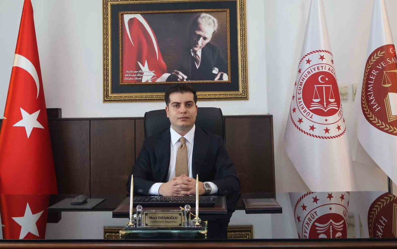 ÇEŞME CUMHURİYET BAŞSAVCISI MERT TATAROĞLU GÖREVİNE BAŞLADI