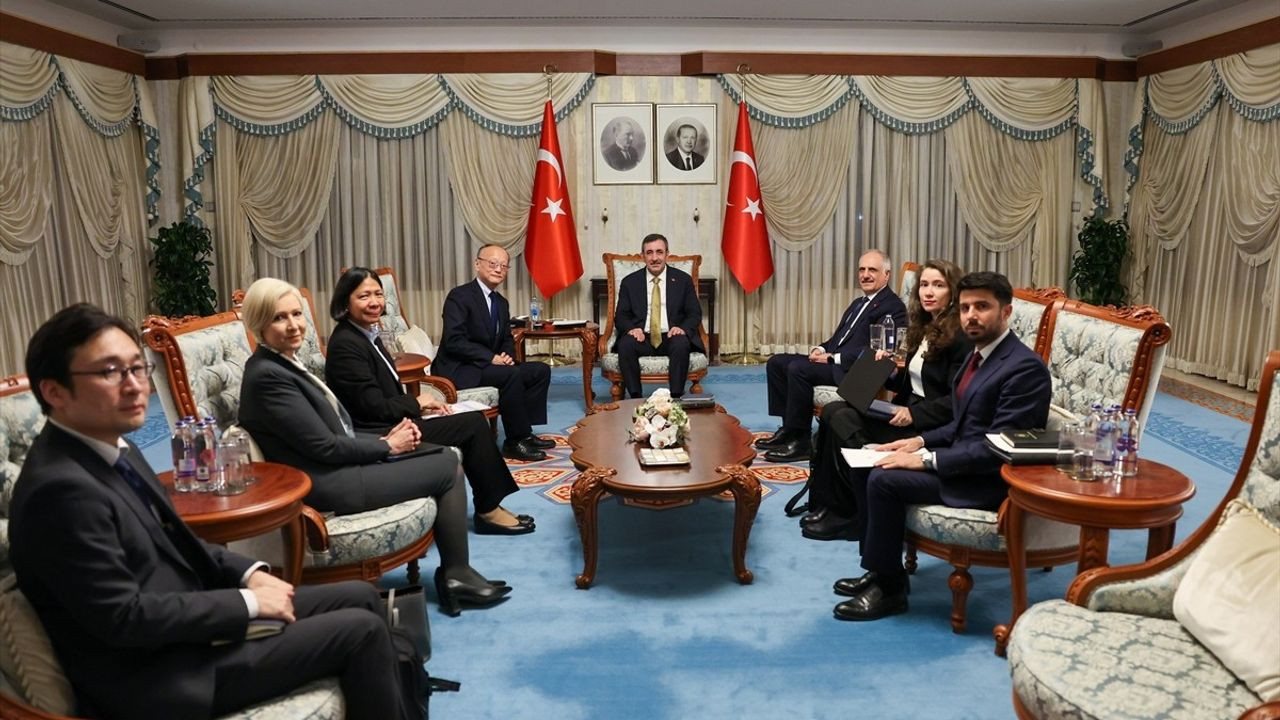 Cevdet Yılmaz, Asya Kalkınma Bankası ile Ortaklık Vurgusu Yaptı