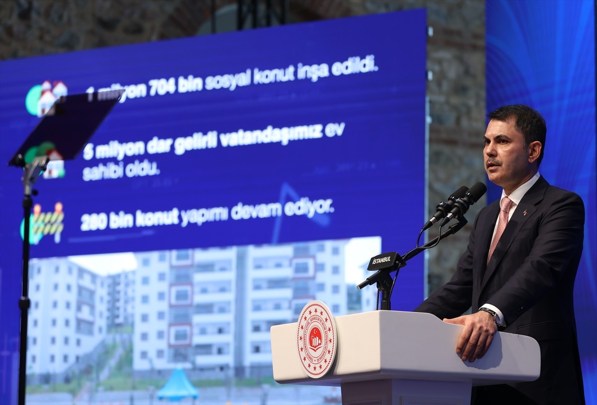 Çevre, Şehircilik ve İklim Değişikliği Bakanı Murat Kurum, Beyoğlu'nda bir otelde düzenlenen...