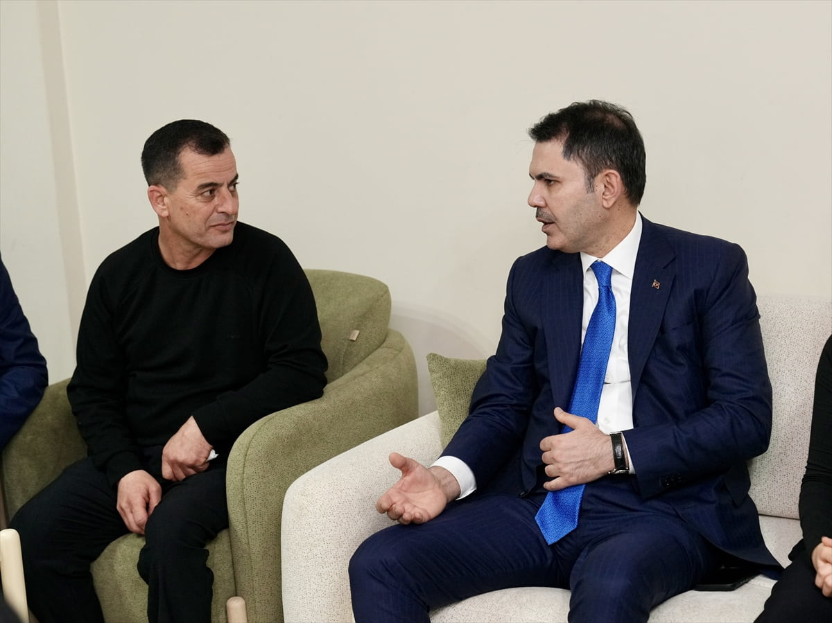 Çevre Şehircilik ve İklim Değişikliği Bakanı Murat Kurum, Gaziantep'in Nurdağı ilçesinde depremden...