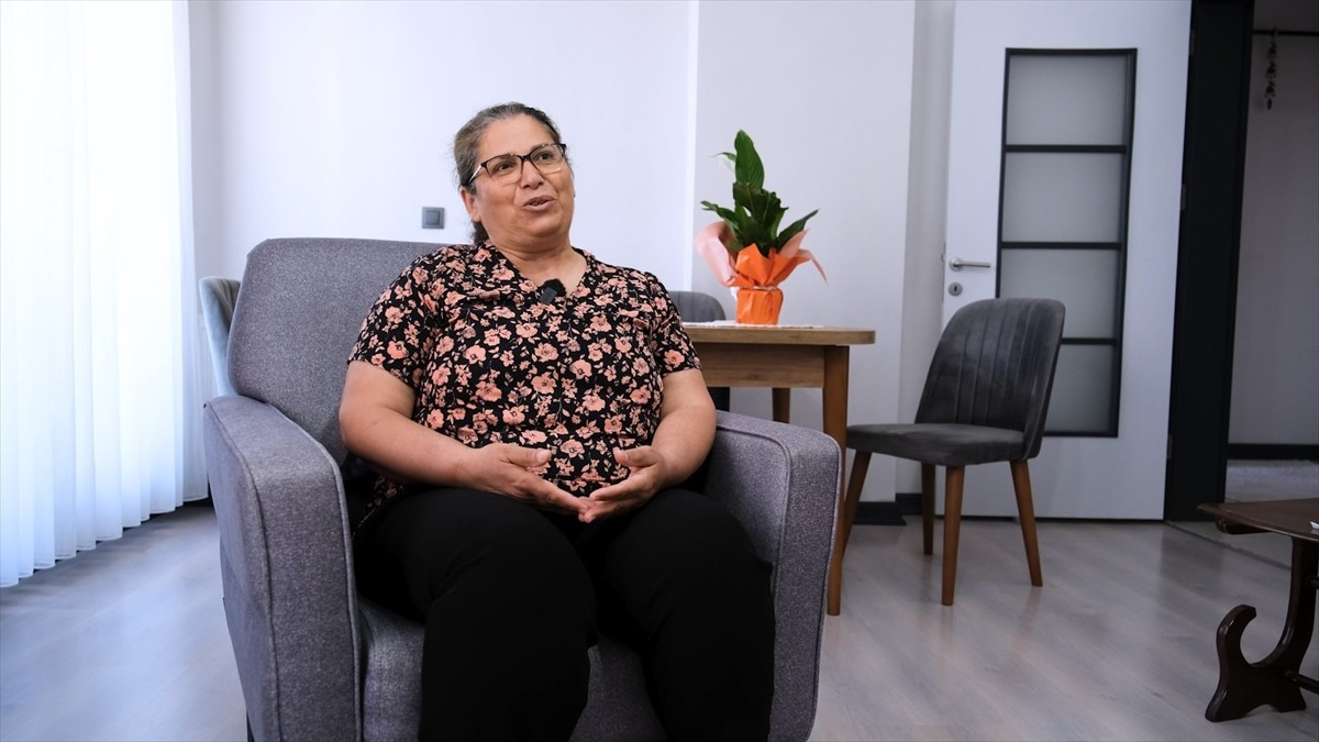 Çevre, Şehircilik ve İklim Değişikliği Bakanı Murat Kurum, İstanbul'un Başakşehir ilçesinde Toplu...