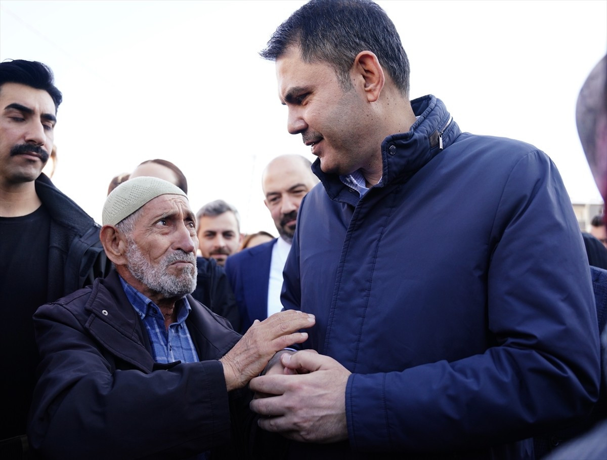 Çevre, Şehircilik ve İklim Değişikliği Bakanı Murat Kurum, Merkez Dulkadiroğlu ilçesine bağlı...