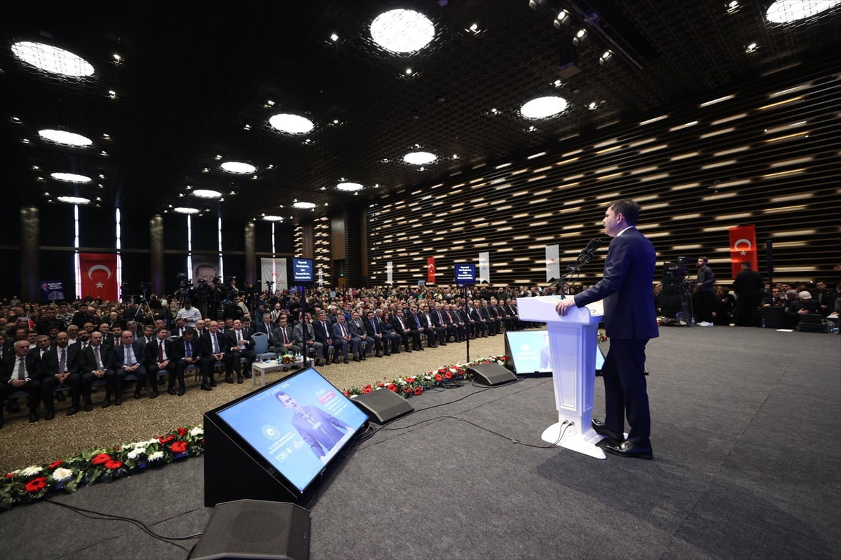 Çevre, Şehircilik ve İklim Değişikliği Bakanı Murat Kurum, Selçuklu Kongre Merkezi'nde düzenlen...