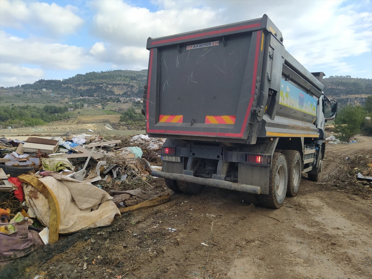 Çevre, Şehircilik ve İklim Değişikliği Bakanlığı, Mersin'in Mezitli ilçesindeki ormanlık alana...