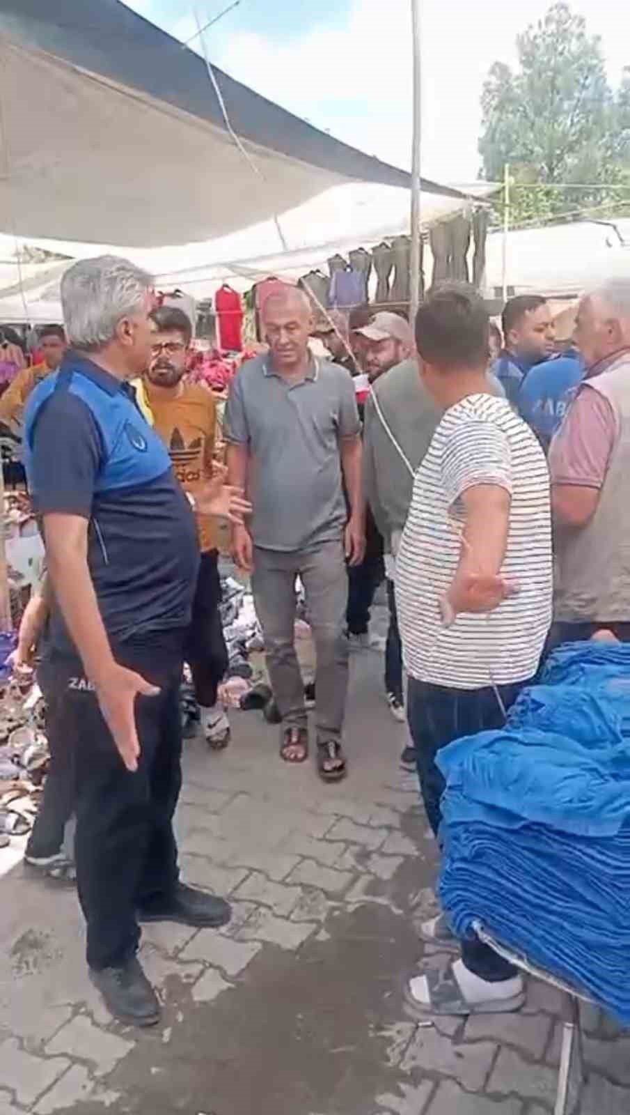 CEYLANPINAR’DA ZABITA EKİPLERİ, PAZAR YERİ DENETİMLERİNDE TEZGAH KURAN BİR ESNAF İLE GERGİNLİK...