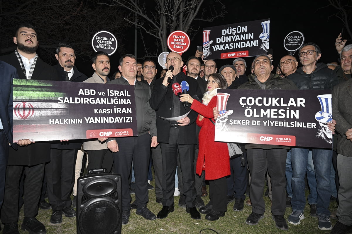 CHP Ankara İl Örgütü, ABD'nin Ankara Büyükelçiliği önünde, ABD ve İsrail'in İran'a yönelik...