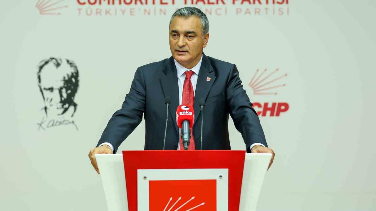 CHP Antalya ve Kayseri il başkanları görevden alındı
