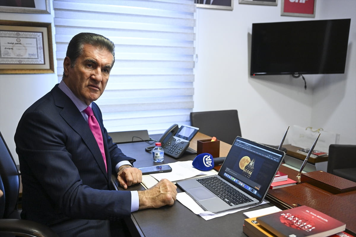 CHP Erzincan Milletvekili Mustafa Sarıgül, Anadolu Ajansının (AA) gözünden 2025'e damga vuran...